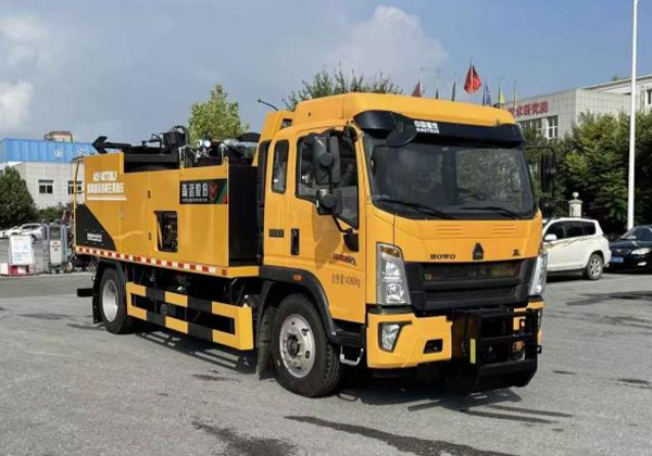 瀝青路面熱再生修補車