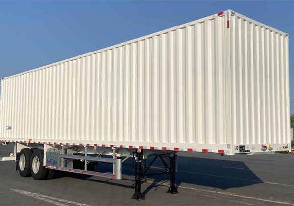 廂式運(yùn)輸半掛車